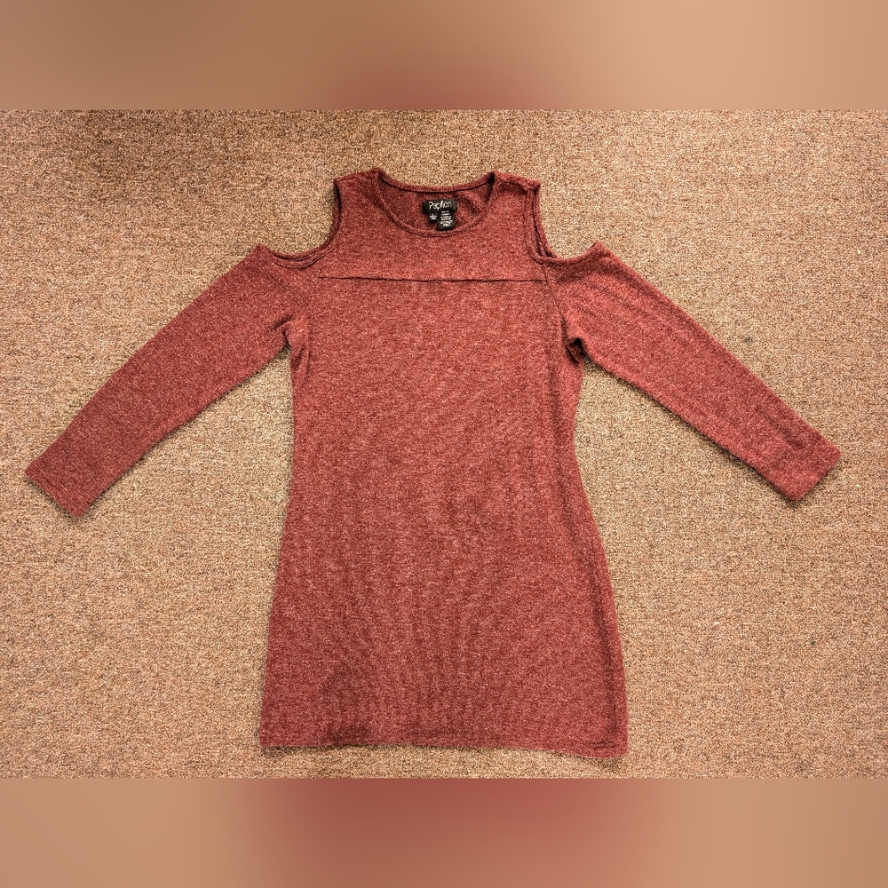 Papillon Women's shoulder cut-out sweater dress, size large